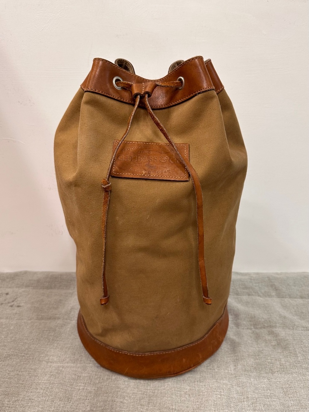 GH Bass&Co Leather Khaki Canvas Duffle Shoulder Backpack Bag Vintage 1990s